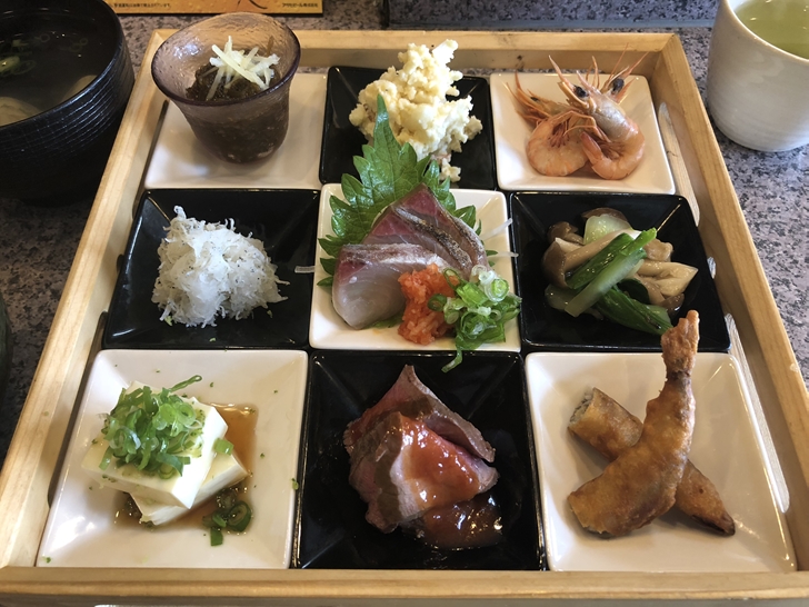 「てつや」の三津浜弁当は真鯛が美味しいお店！魚が旨い居酒屋の真鯛ランチは最高